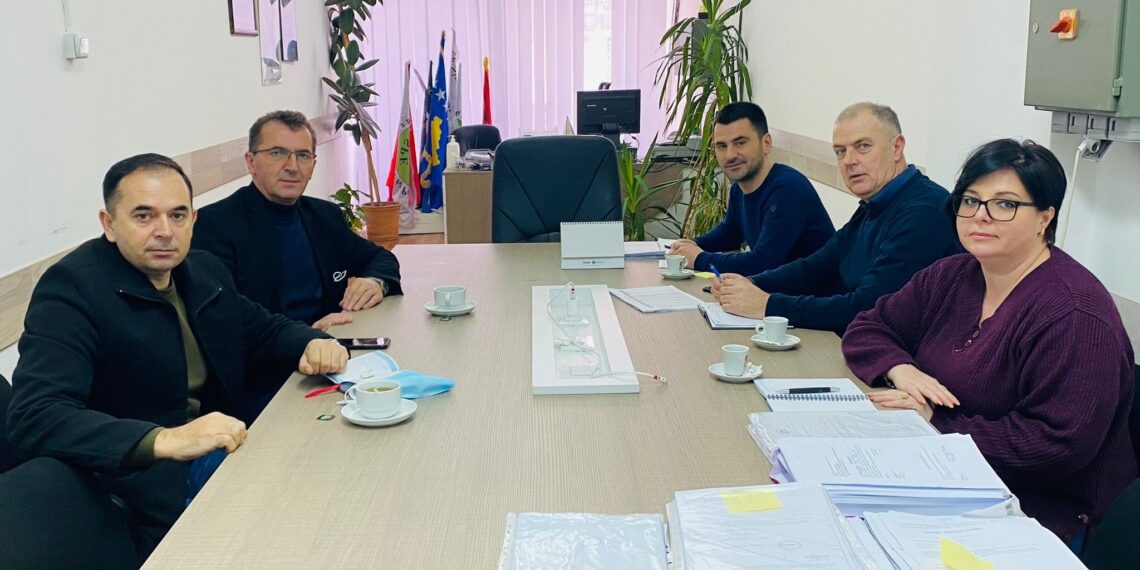 Sot delegacioni i Sindikatës së Policisë së Kosovës i përbërë nga kryetari, Imer Zeqiri dhe nënkryetari, Avdi Hoti, vizituan sindikatën tonë me çrast u pritën nga kryetari i FSPE-së, Ahmet Hyseni, kryetarja e forumit të Gruas, Afërdita Kaçiu dhe kryetari i Shoqatës Sindikale të Prishtinës, Ahmet Mujeci.