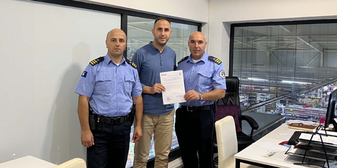 Marrëveshje bashkëpunimi mes Shoqatës së Sindikatës së Policisë së Kosovës në Mitrovicë me QTA Store SHPK Mitrovicë. Kjo marrëveshje ka për qellim që t’u mundësoj të gjithë anëtareve të Sindikatës së Policisë së Kosovës – Shoqata Sindikale – Regjioni i Mitrovicës zbritje te arka 3% të mallit të blerë në kategorinë (ushqim, higjienë, tekstil dhe teknikë).