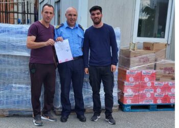 Me iniciativën e Ndërmarrjes EURO FOOD me seli në Prizren, Sindikata e Policisë së Kosovës ka pranuar një donacion me gjëra ushqimore, për policët e angazhuar në Planin Operativ në veri të vendit