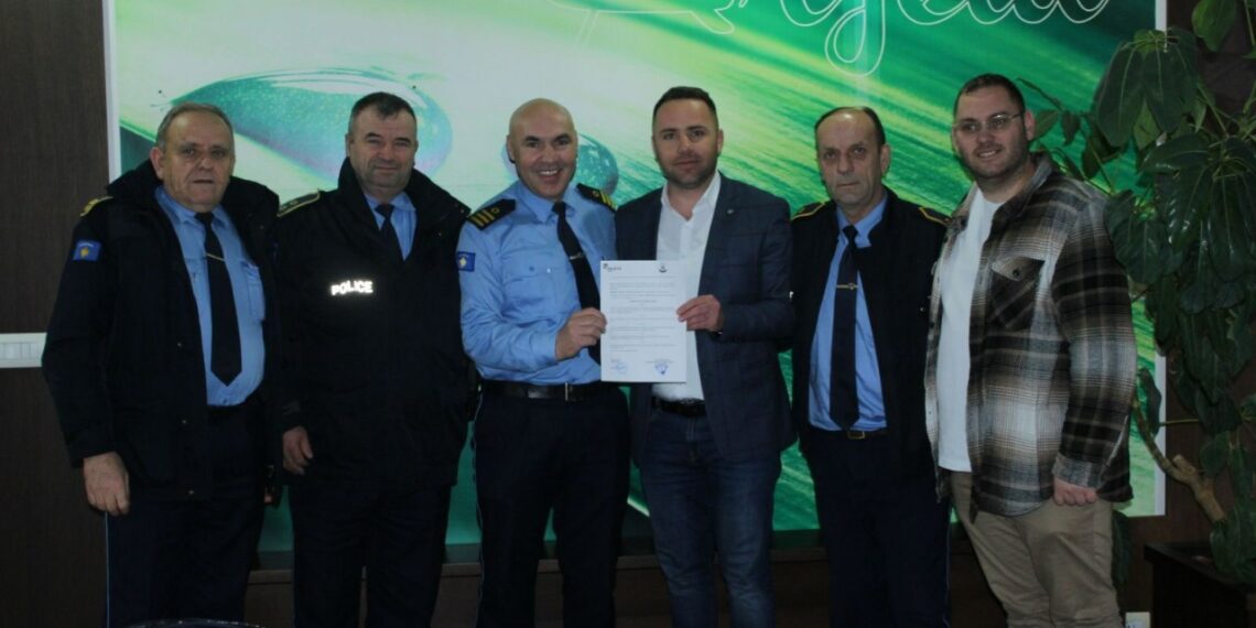 Nënshkruhet marrëveshja mes Sindikatës së Policisë së Kosovës dhe kompanisë ‘Arjeta Group’ – Skenderaj