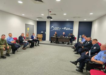 Sot, më 17.09.2024, kryesia ekzekutive, nënkryetari Avdi Hoti, nënkryetarja Edita Azemi, dhe kryetari i shoqatës sindikale të kufirit, Azem Berisha, me kërkesë të kryetarit të njësisë sindikale të aeroportit, Fadil Sopi, mbajtën takim pune me anëtarësinë e gjerë sindikale – zyrtarët policorë të aeroportit të Prishtinës “Adem Jashari”