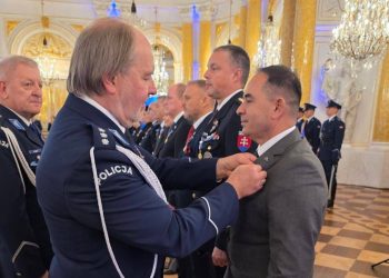 Kryetari i Sindikatës së Policisë së Kosovës, z. Avdi Hoti, nderohet me medalje nderi në Poloni