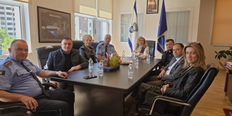 Kryetari i Sindikatës së Policisë së Kosovës, së bashku me bashkëpunëtorët e tij, realizoi një vizitë zyrtare në Drejtorinë Rajonale Mitrovicë Jug